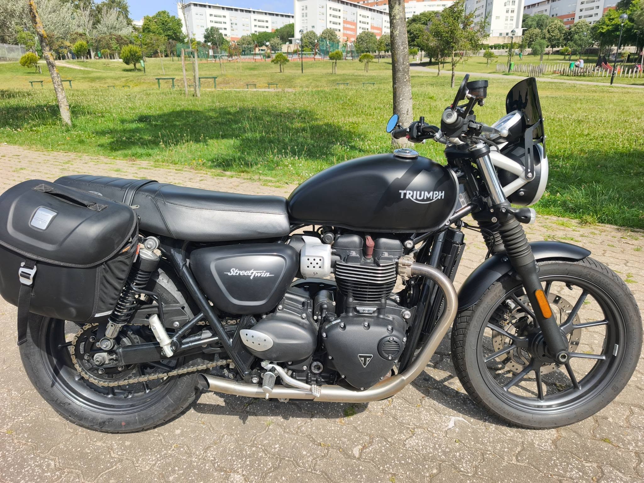 Triumph Bonneville Street twin 900